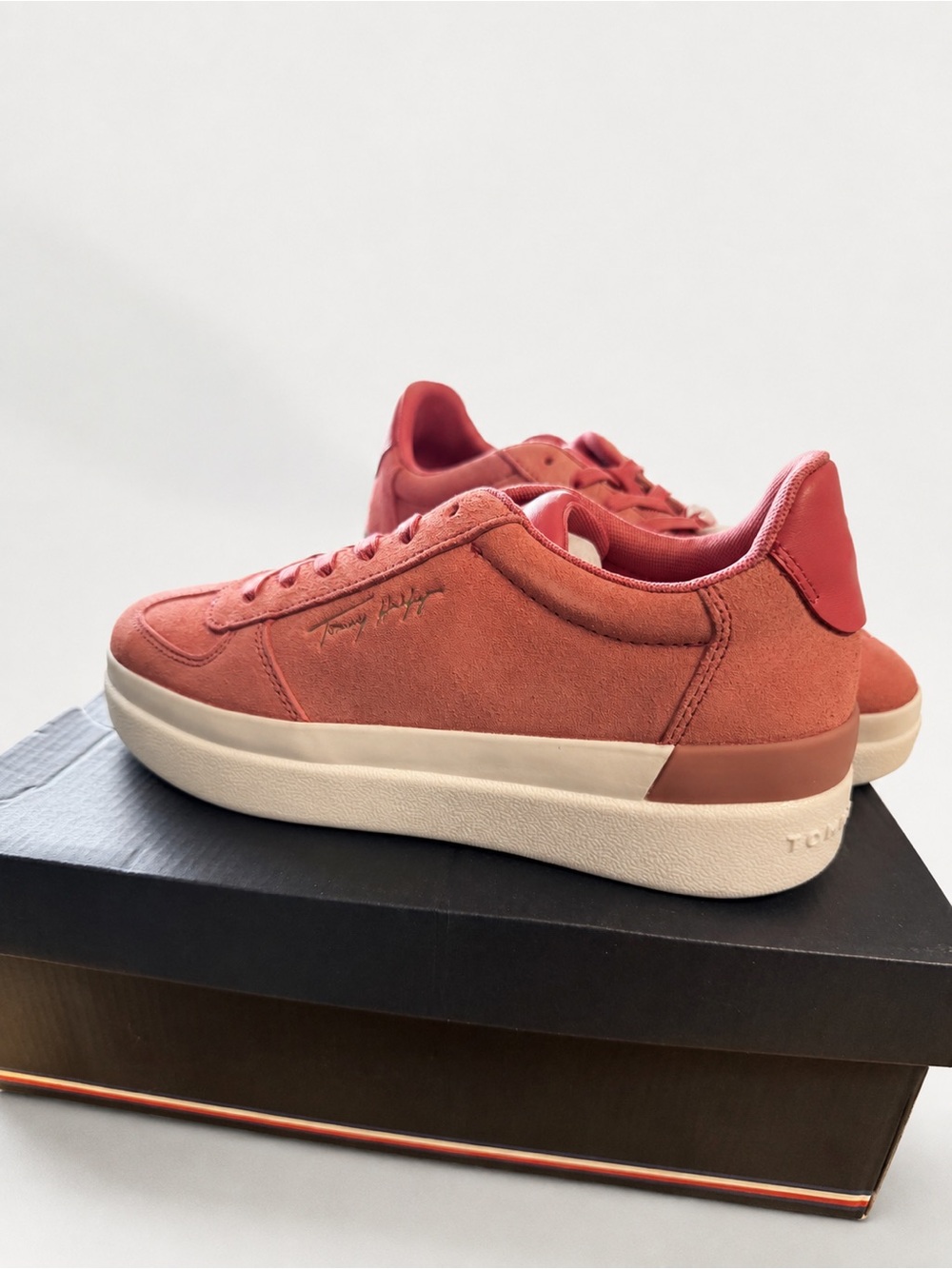 Tommy Hilfiger Pink Suede Platform Sneakers Women’s Size 9